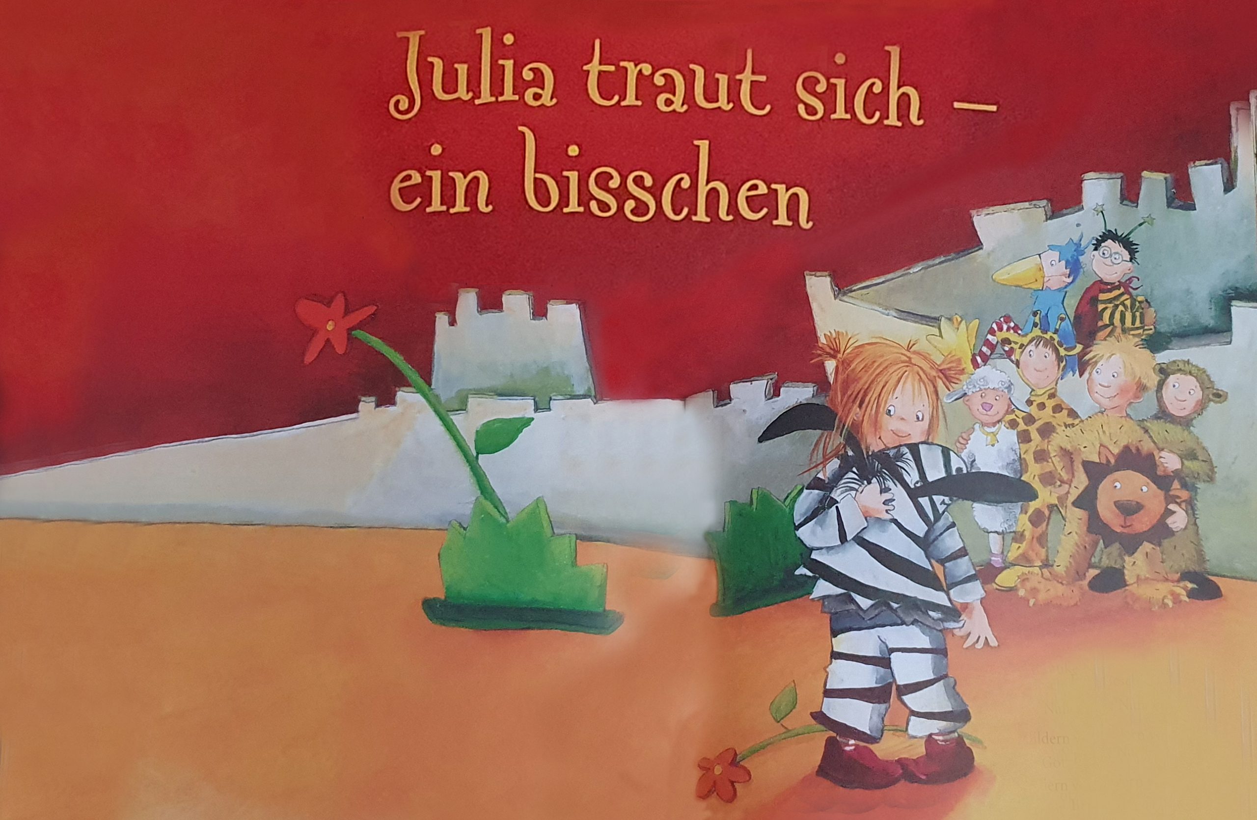 Julia traut sich – ein bisschen Eine Geschichte von Frauke Nahrgang. Bild von Betina Gotzen-Beek.
